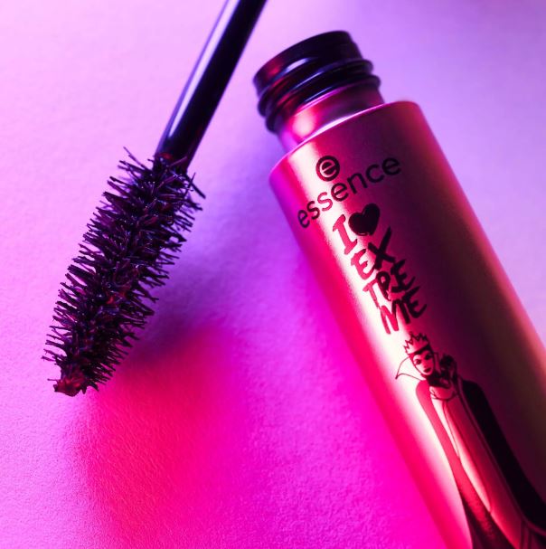 Essence Disney Villains Evil Queen I love Extreme Volume Mascara